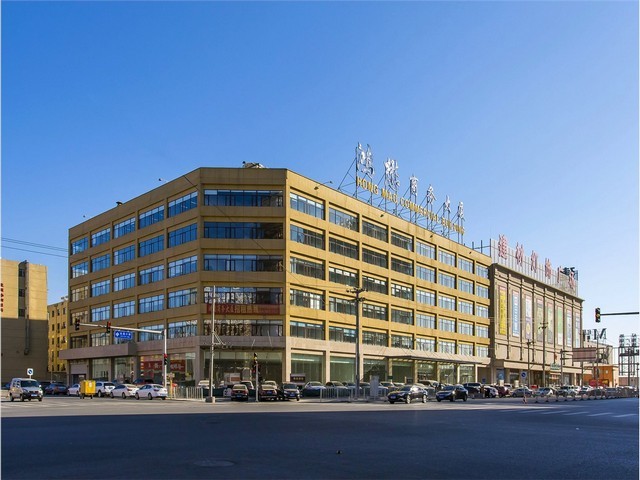 菏泽玻璃游泳池设备价格